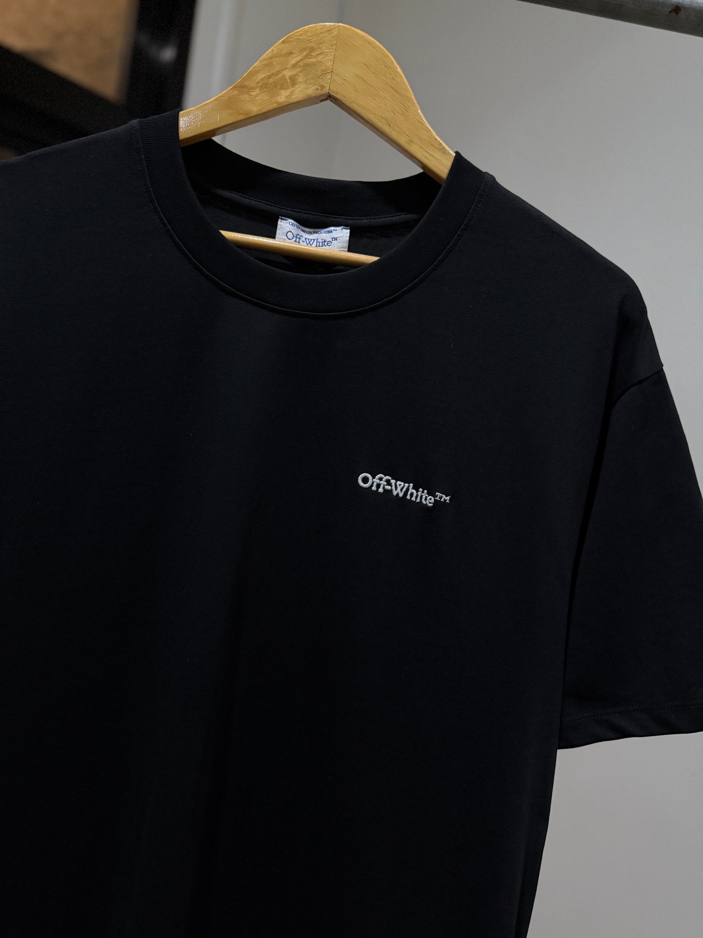 Off-White Embroidered Arrow Tee