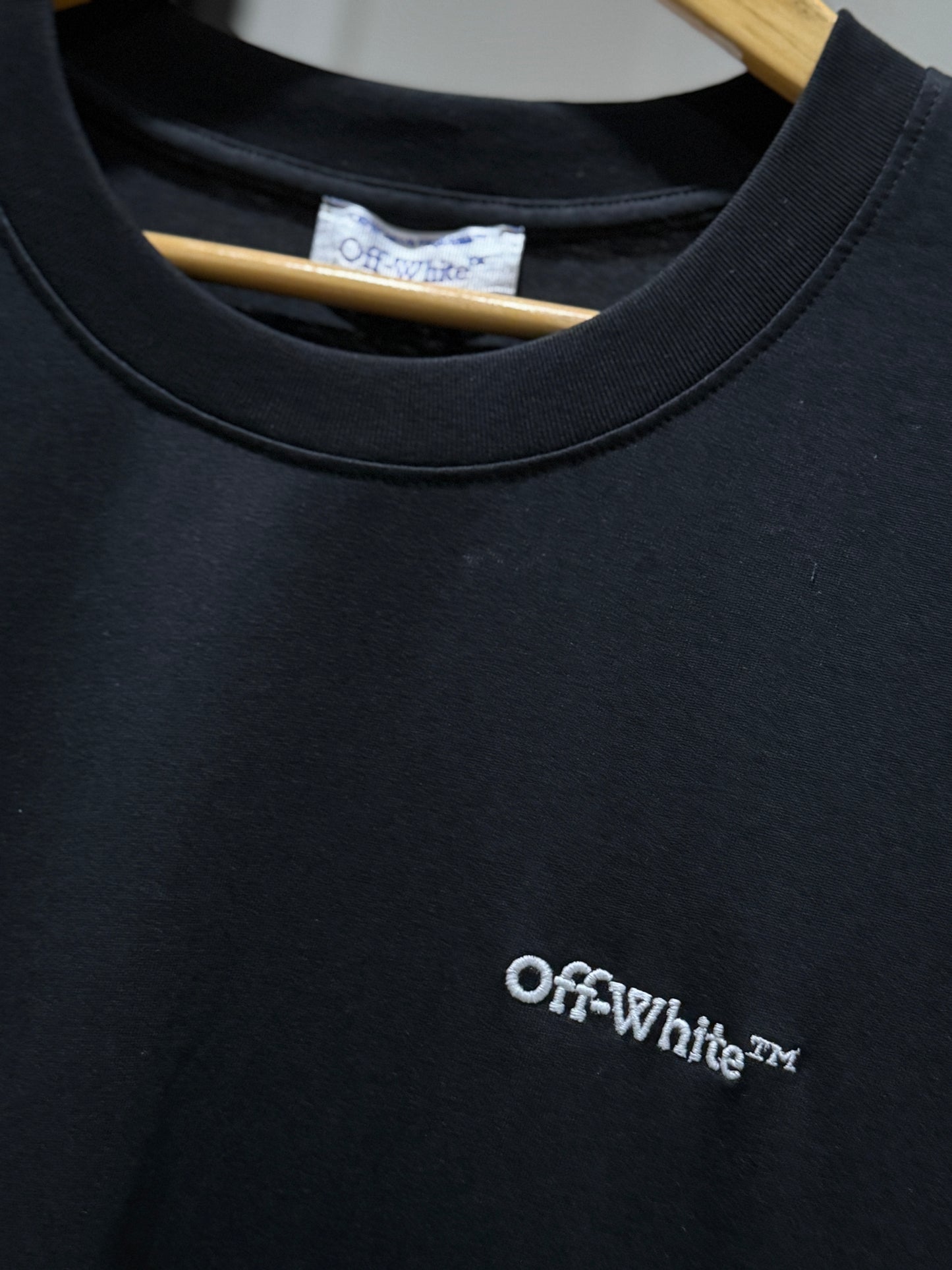 Off-White Embroidered Arrow Tee