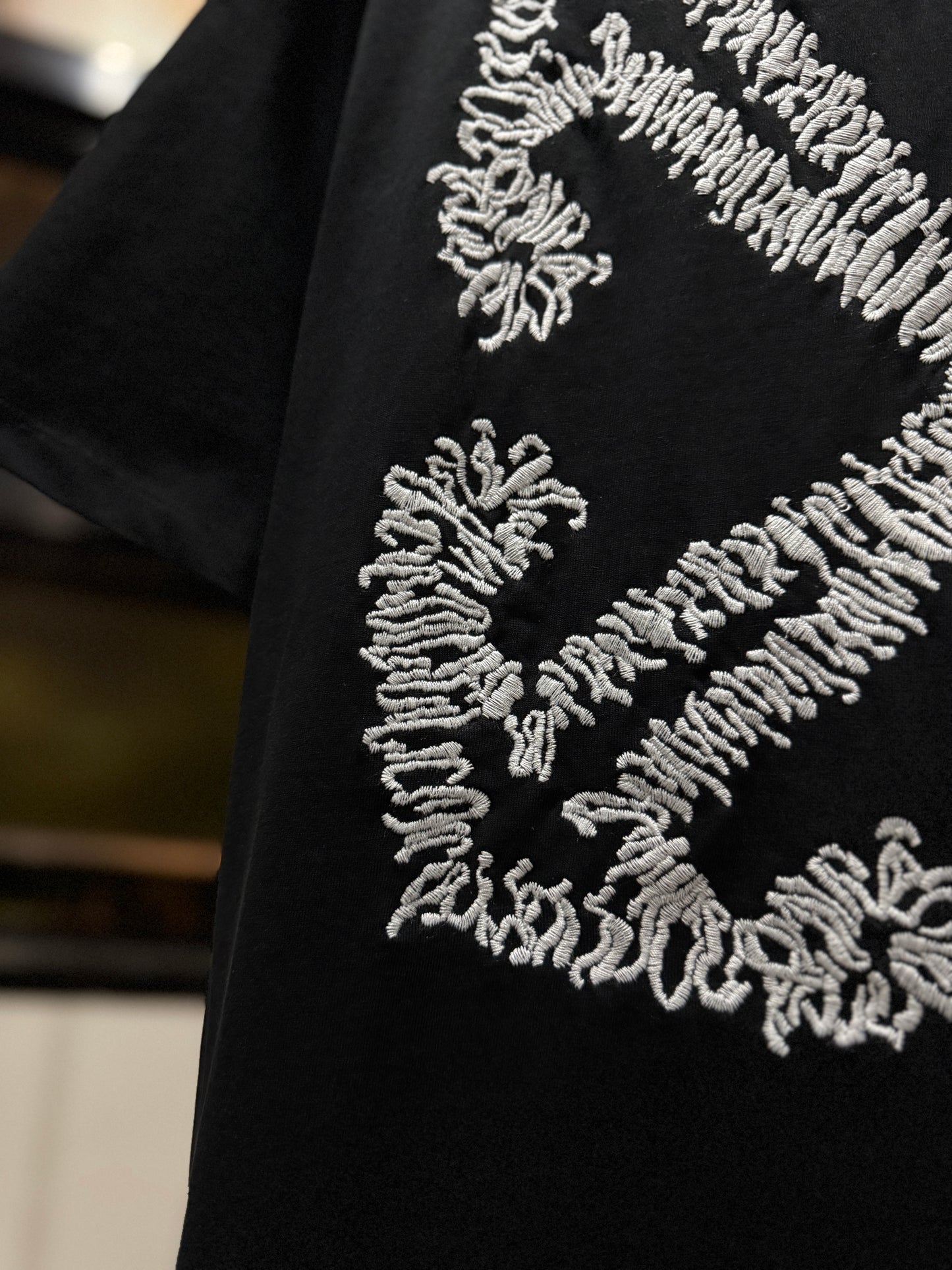Off-White Embroidered Arrow Tee