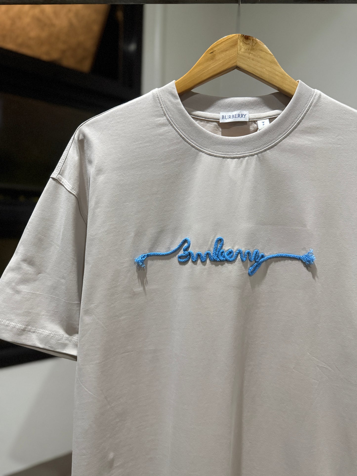 Burberry Knot Logo T-Shirt (Beige)