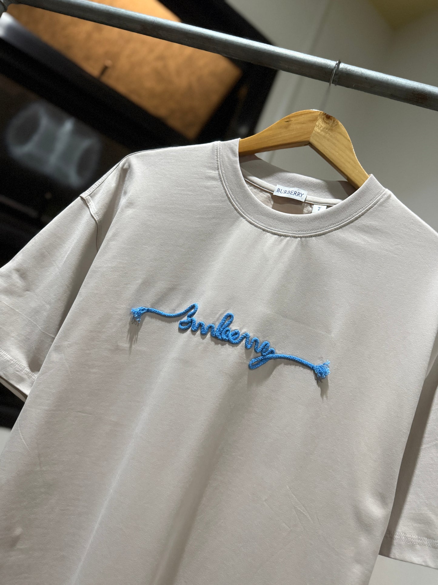 Burberry Knot Logo T-Shirt (Beige)
