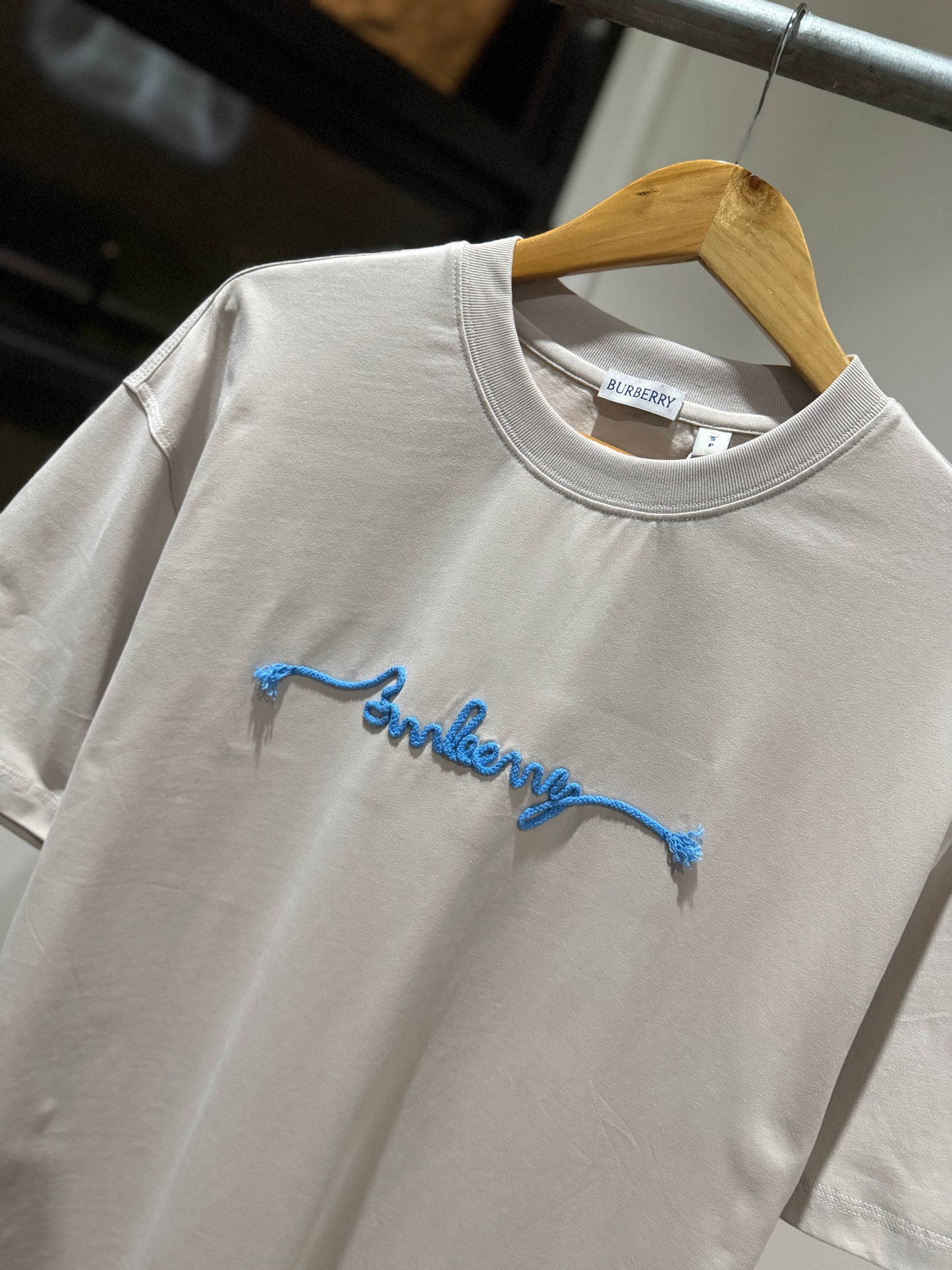 Burberry Knot Logo T-Shirt (Beige)