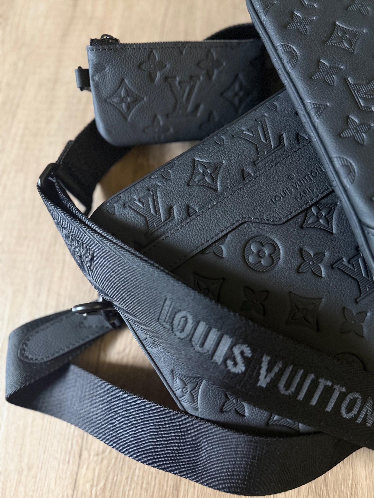 Louis Vuitton Trio Messenger