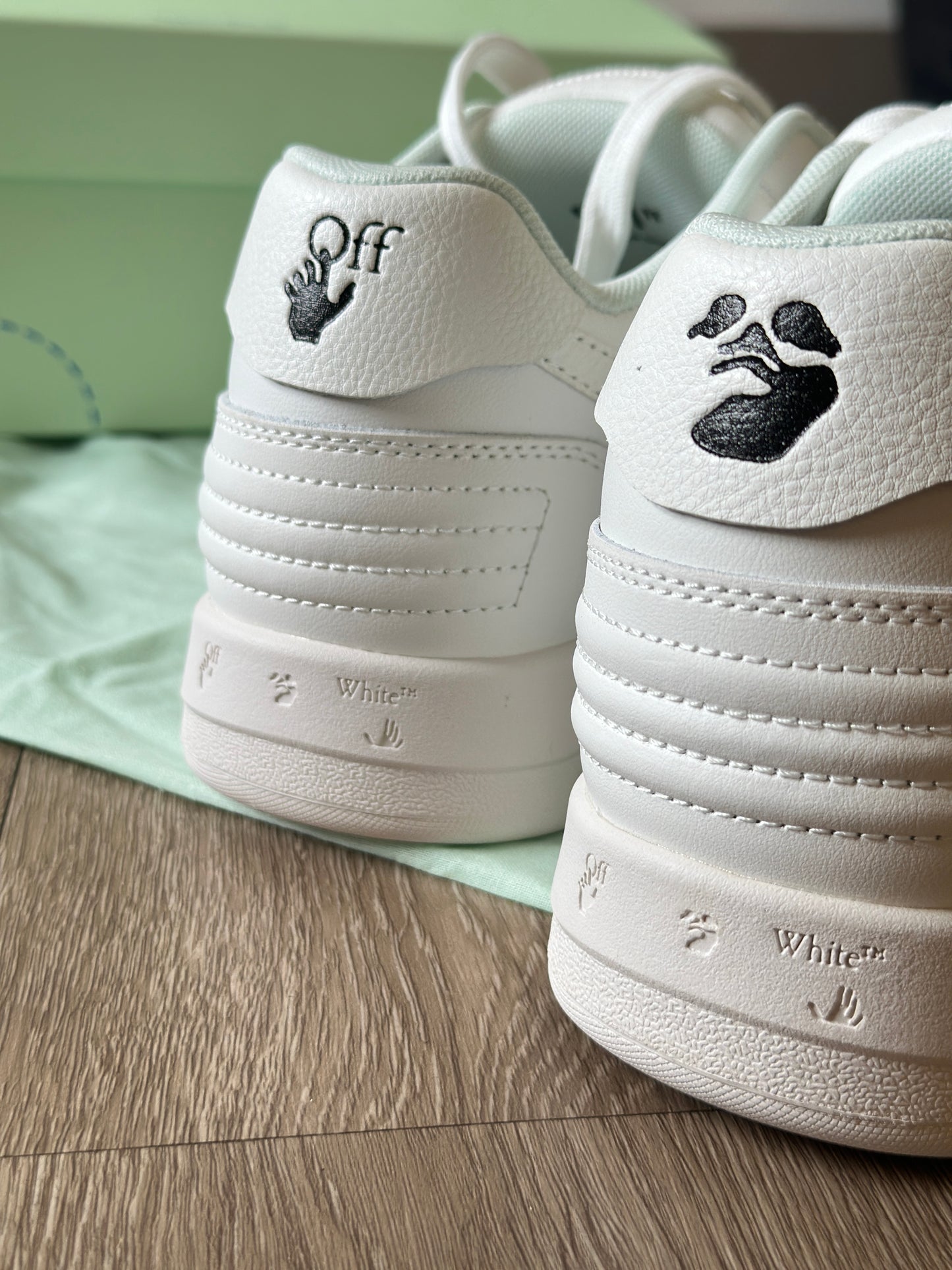 Off-White Out Of Office [OWF]