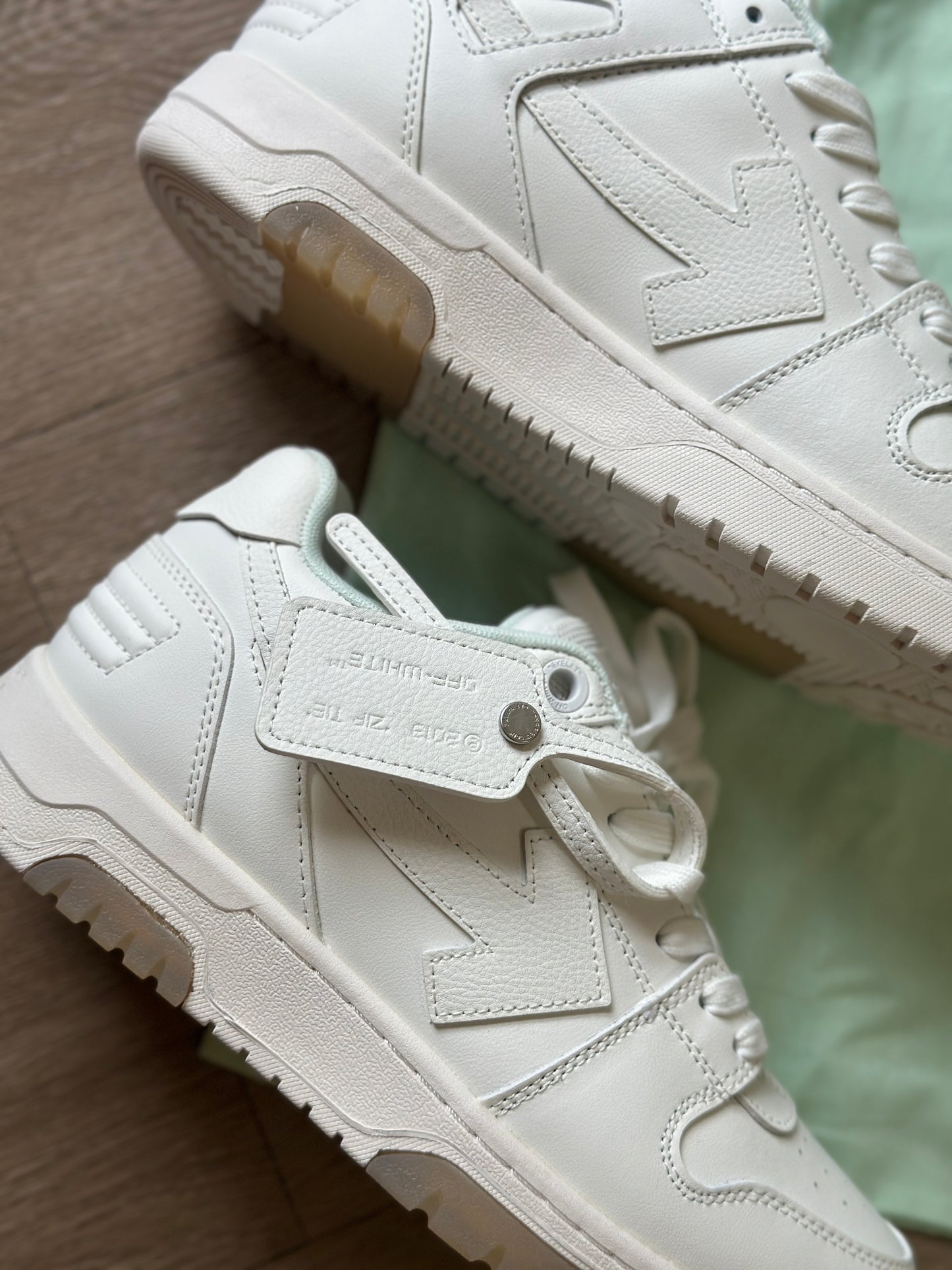 Off-White Out Of Office [OWF]