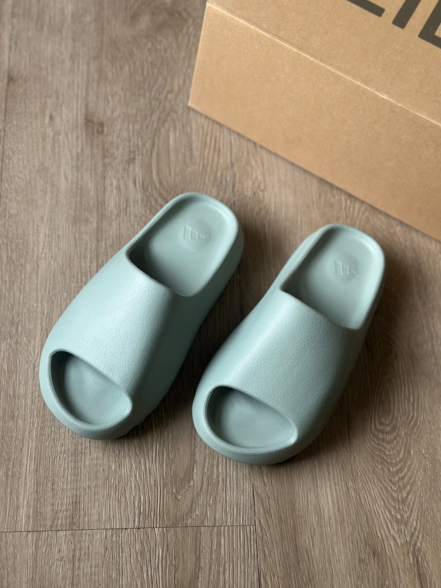 Yeezy Slides Salt [GX]
