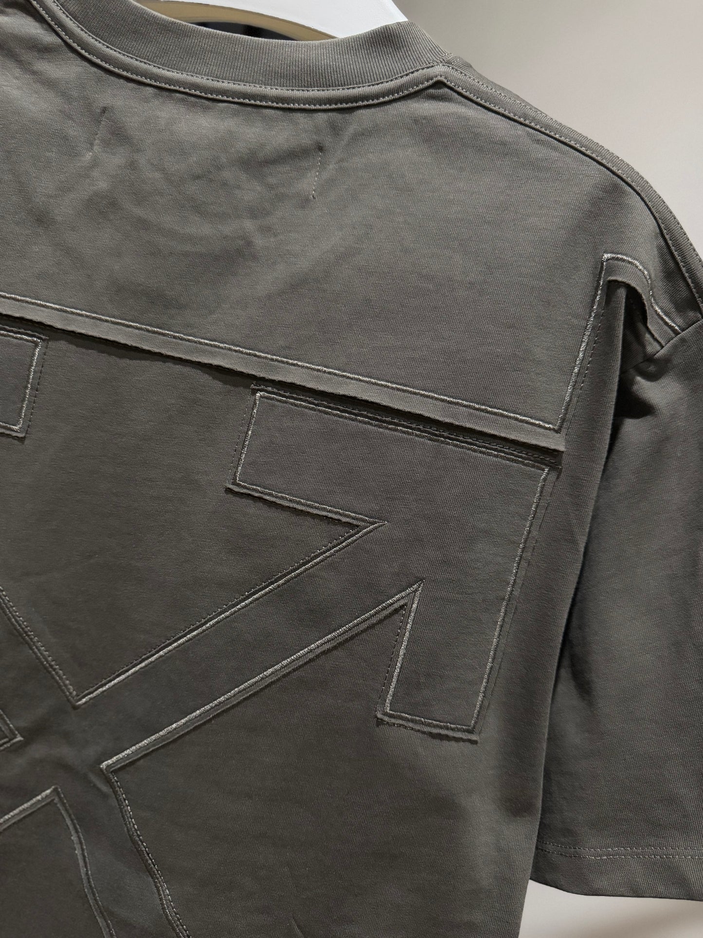 Off-White Stitched Arrow Tee (Gray)