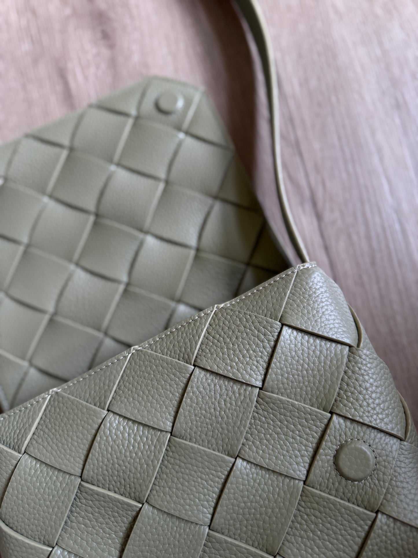 Bottega Veneta Diago (Travertine)