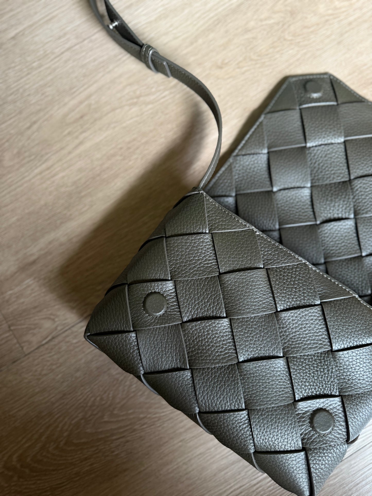 Bottega Venete Diago (Gray)