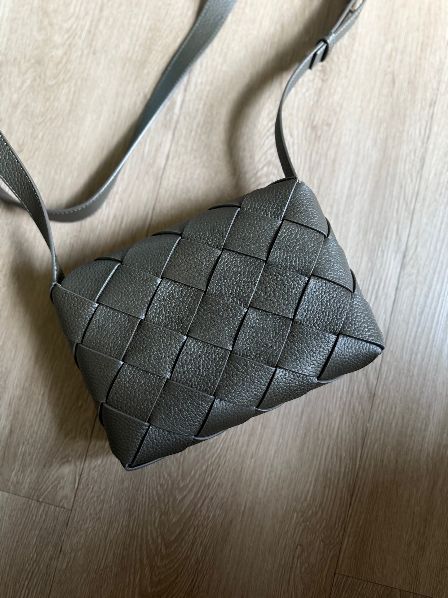Bottega Venete Diago (Gray)