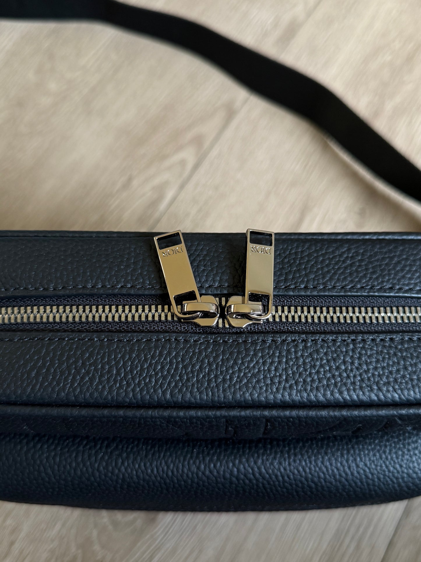 Dior 2.0 Rider Zipper Messenger Bag