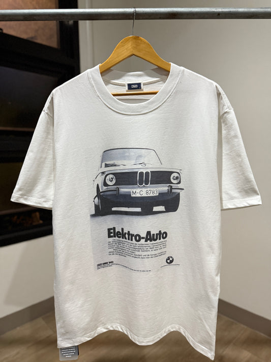 Kith x BMW Elektro-Auto Tee