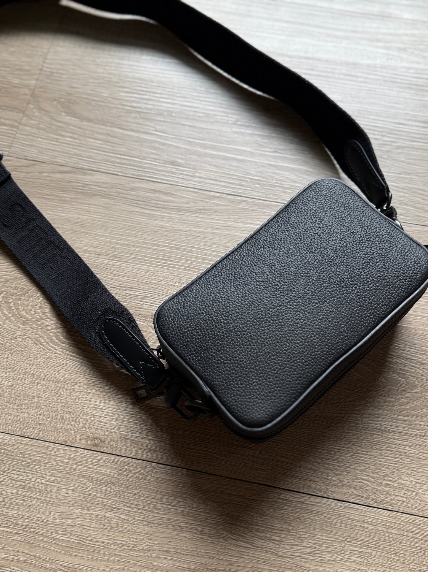 Louis Vuitton Alpha Wearable Wallet