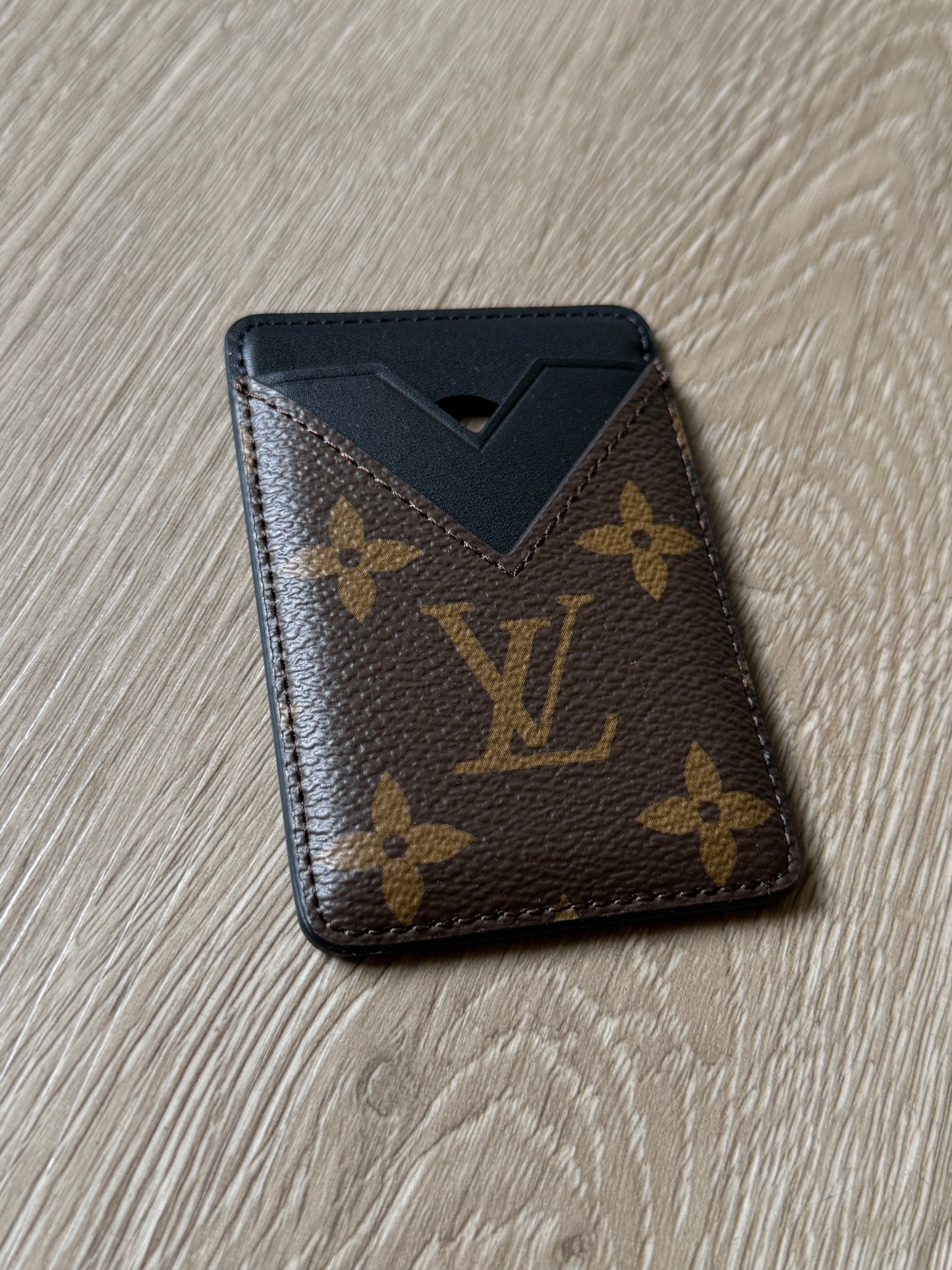 Louis Vuitton Porte-Cartes Magnet (Monogram Macassar)