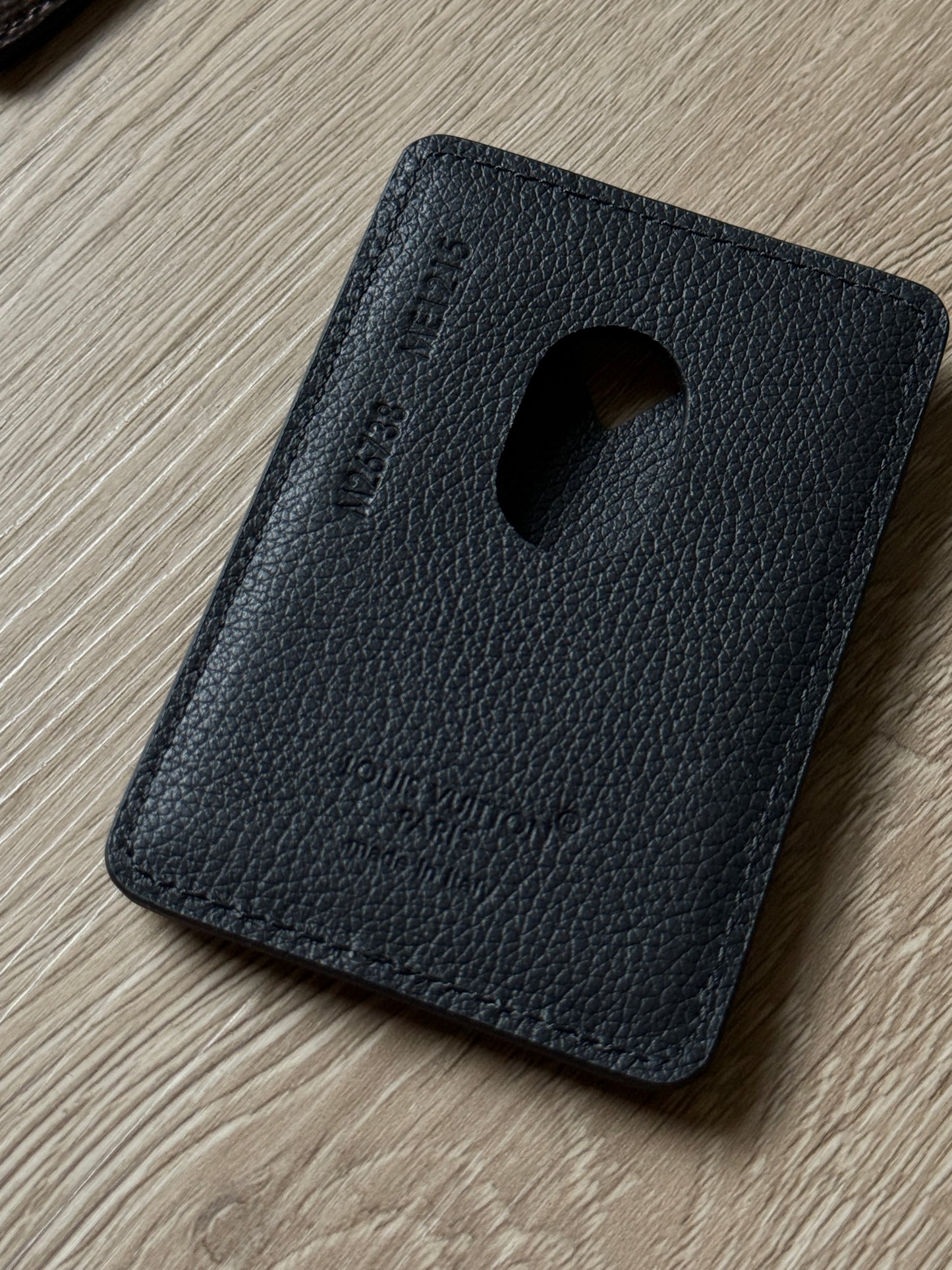 Louis Vuitton Porte-Cartes Magnet (Monogram Shadow)