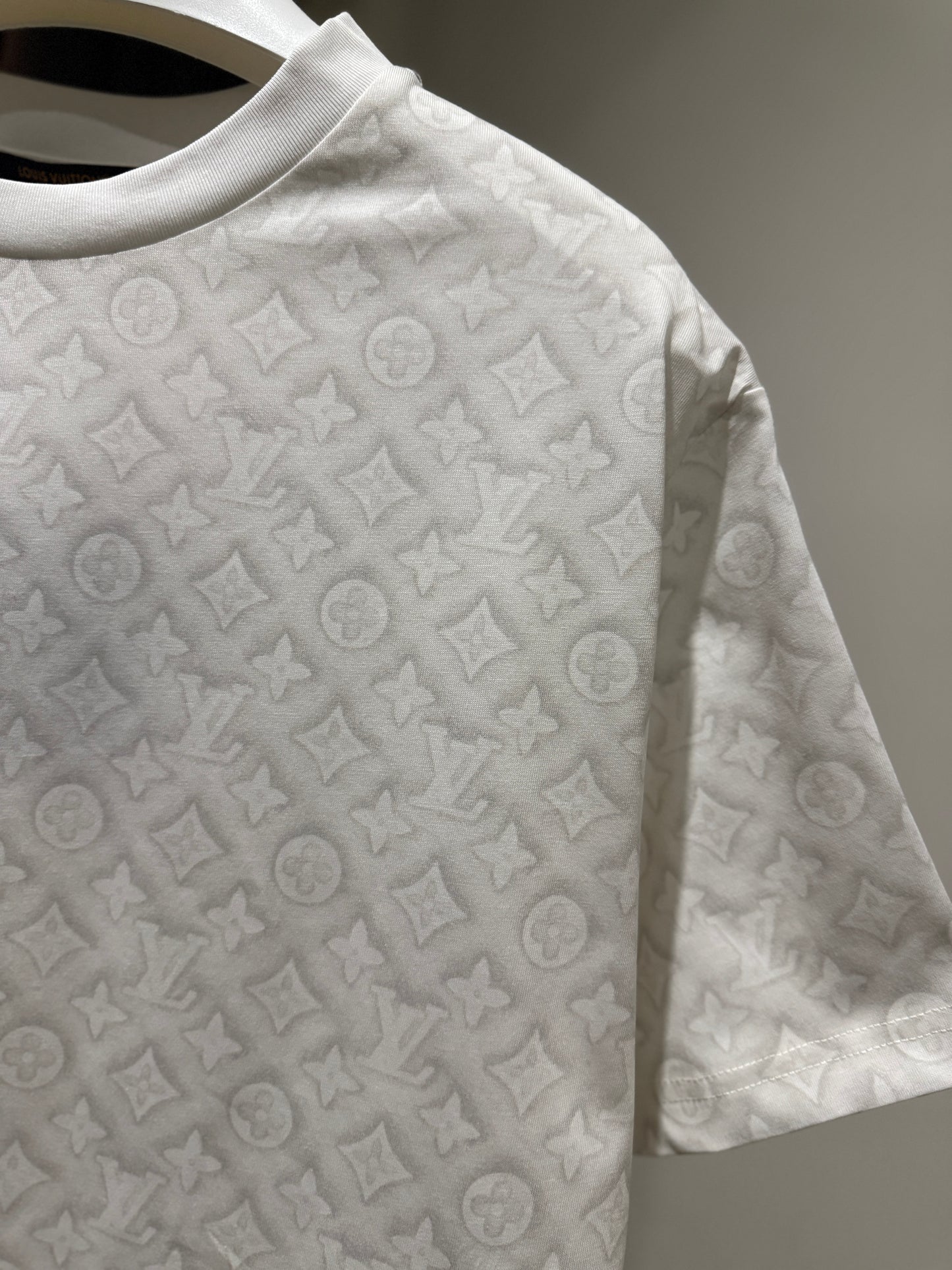 Louis Vuitton Monogram T-Shirt (White)