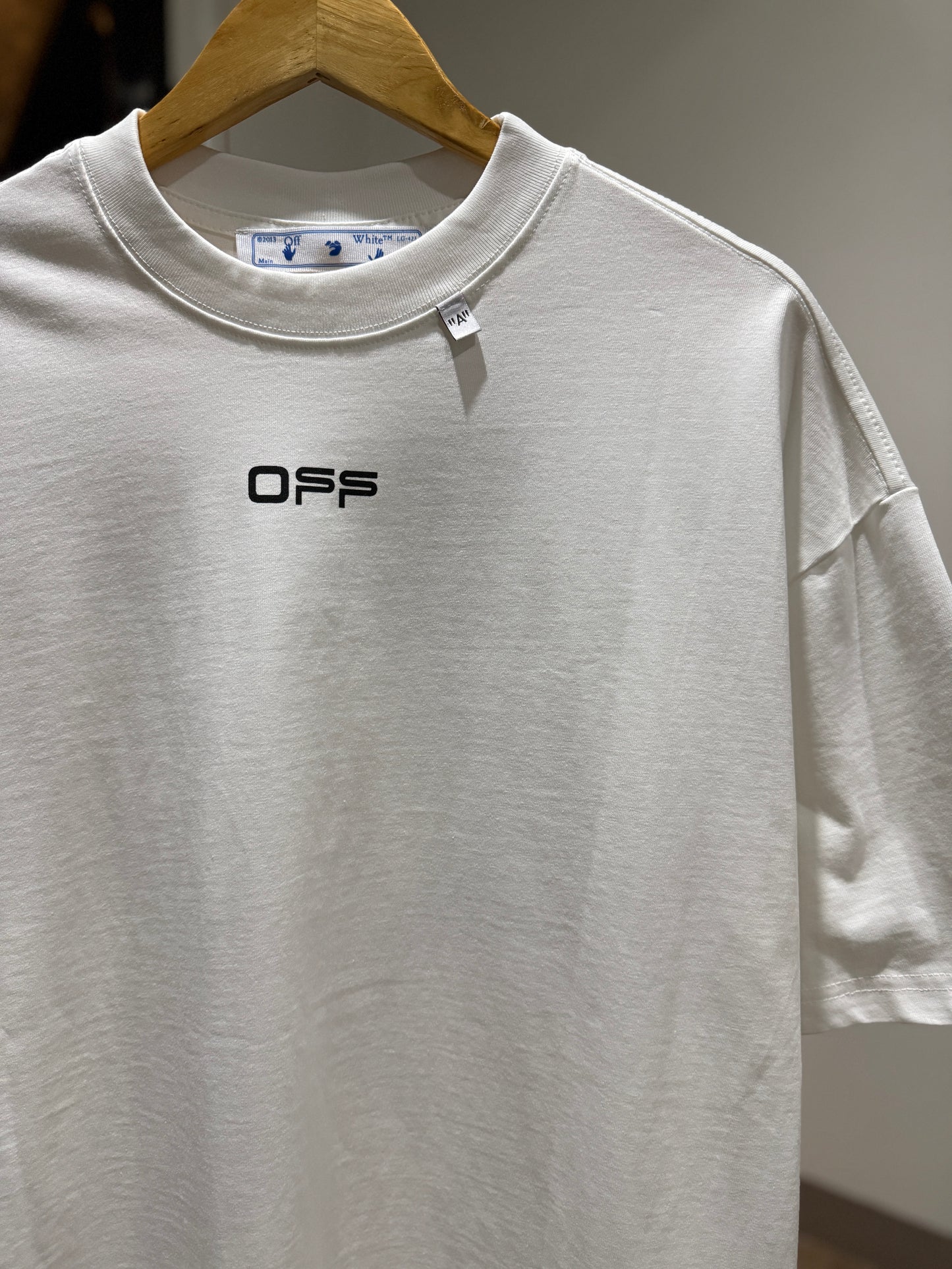 Off-White Caravaggio Arrow Tee (Oversized/White)