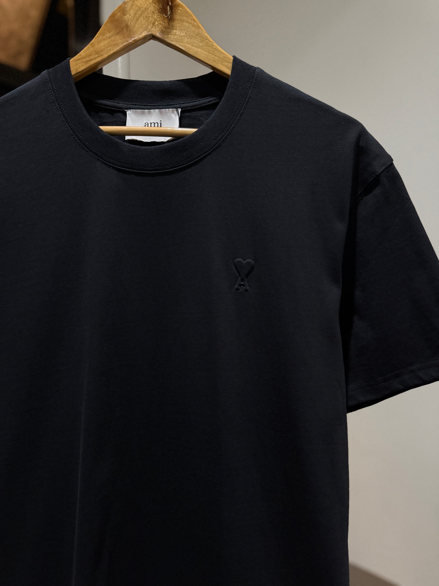 AMI de Coeur Embossed Logo T-Shirt (Black)