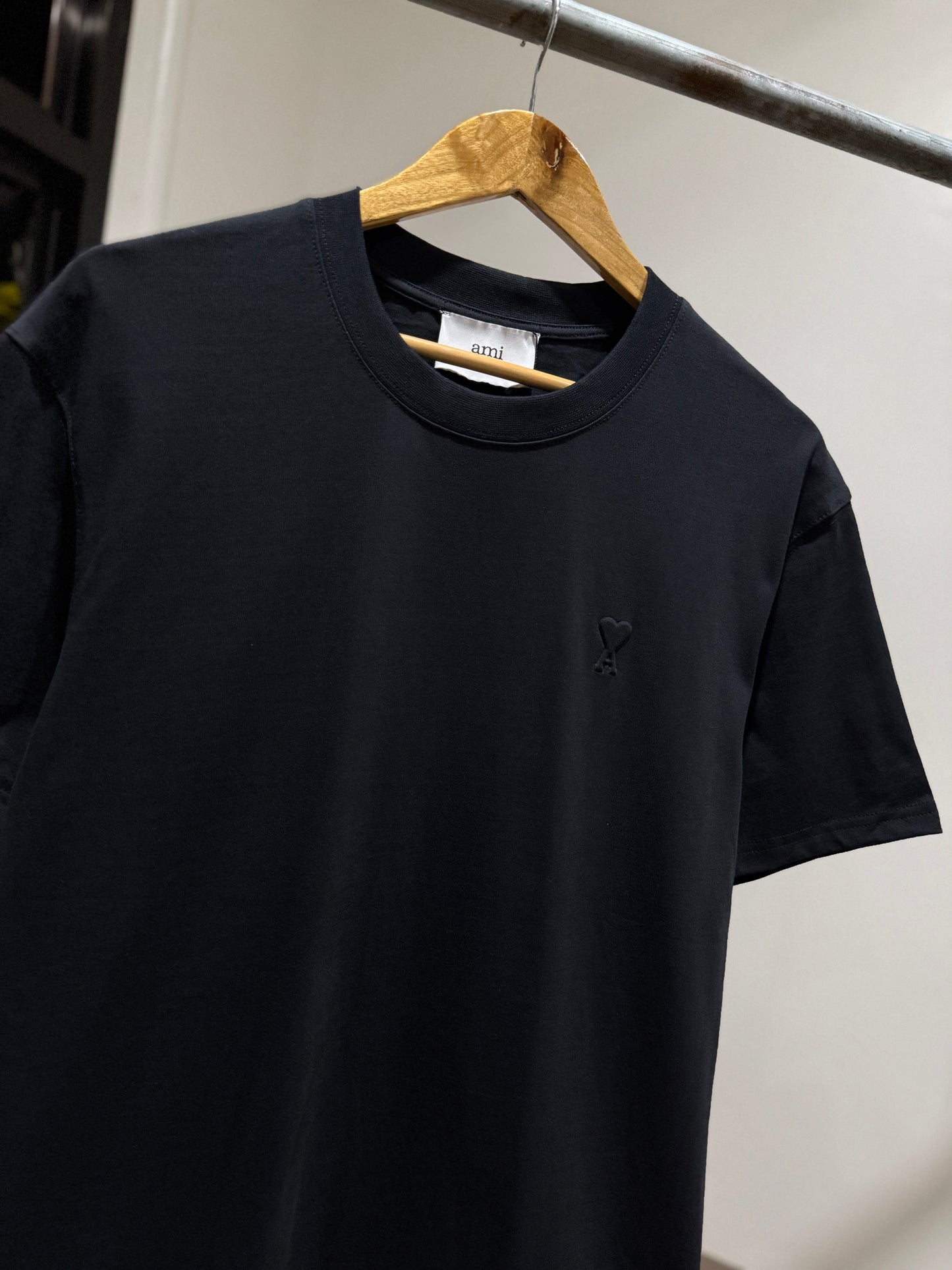 AMI de Coeur Embossed Logo T-Shirt (Black)
