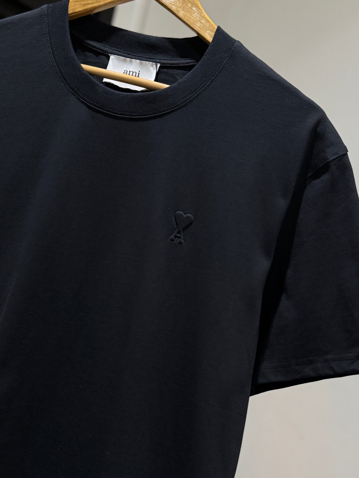 AMI de Coeur Embossed Logo T-Shirt (Black)