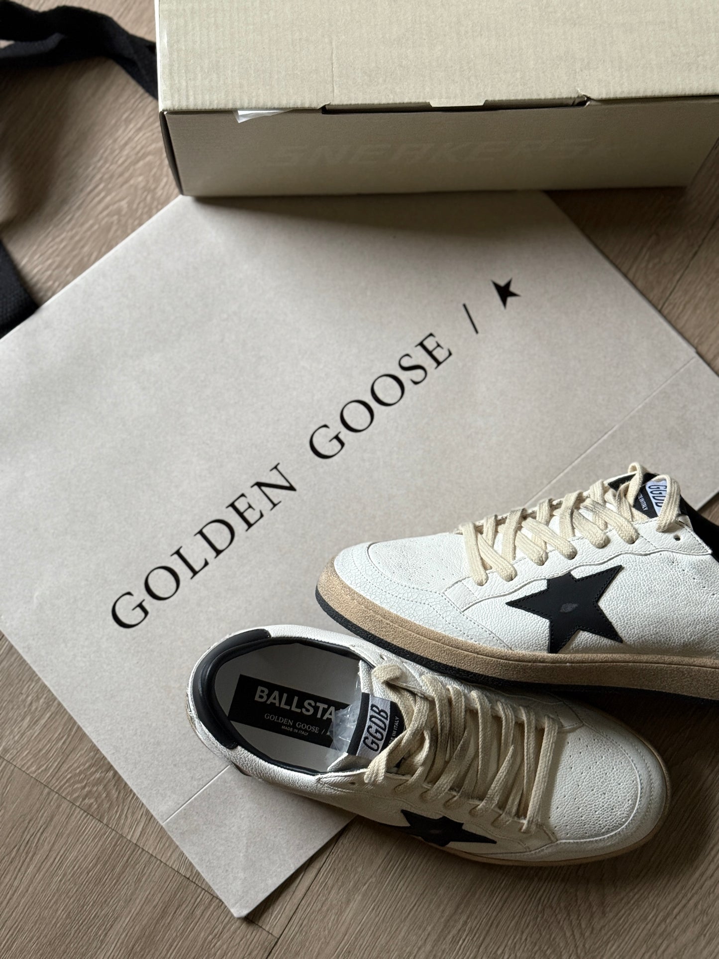 Golden Goose Ballstar (Black/White)