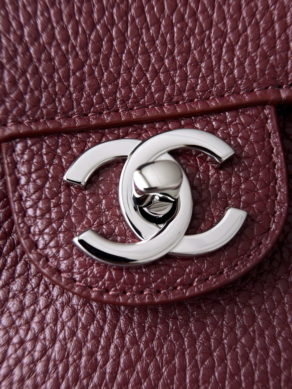 [VIP Members] Chanel Maxi Flap Bag