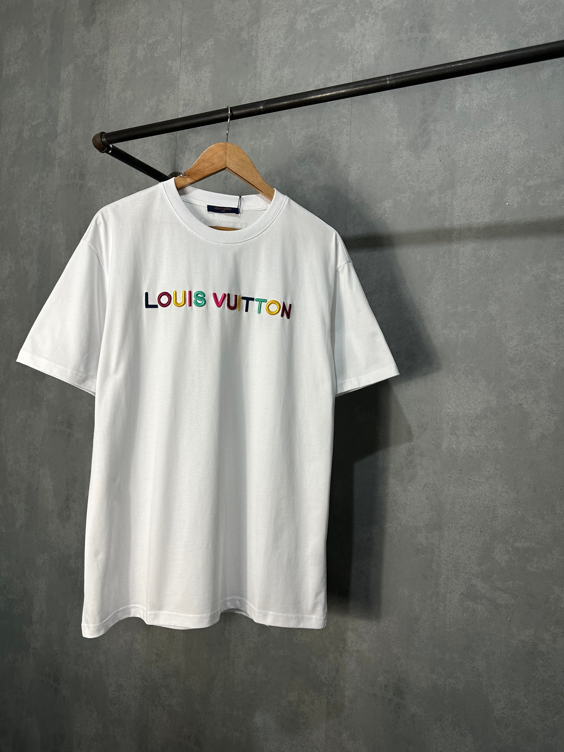 Louis Vuitton Floating LV printed T shirt -M